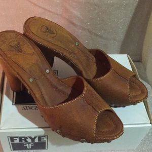 Brown Frye Carmel Slide size 9